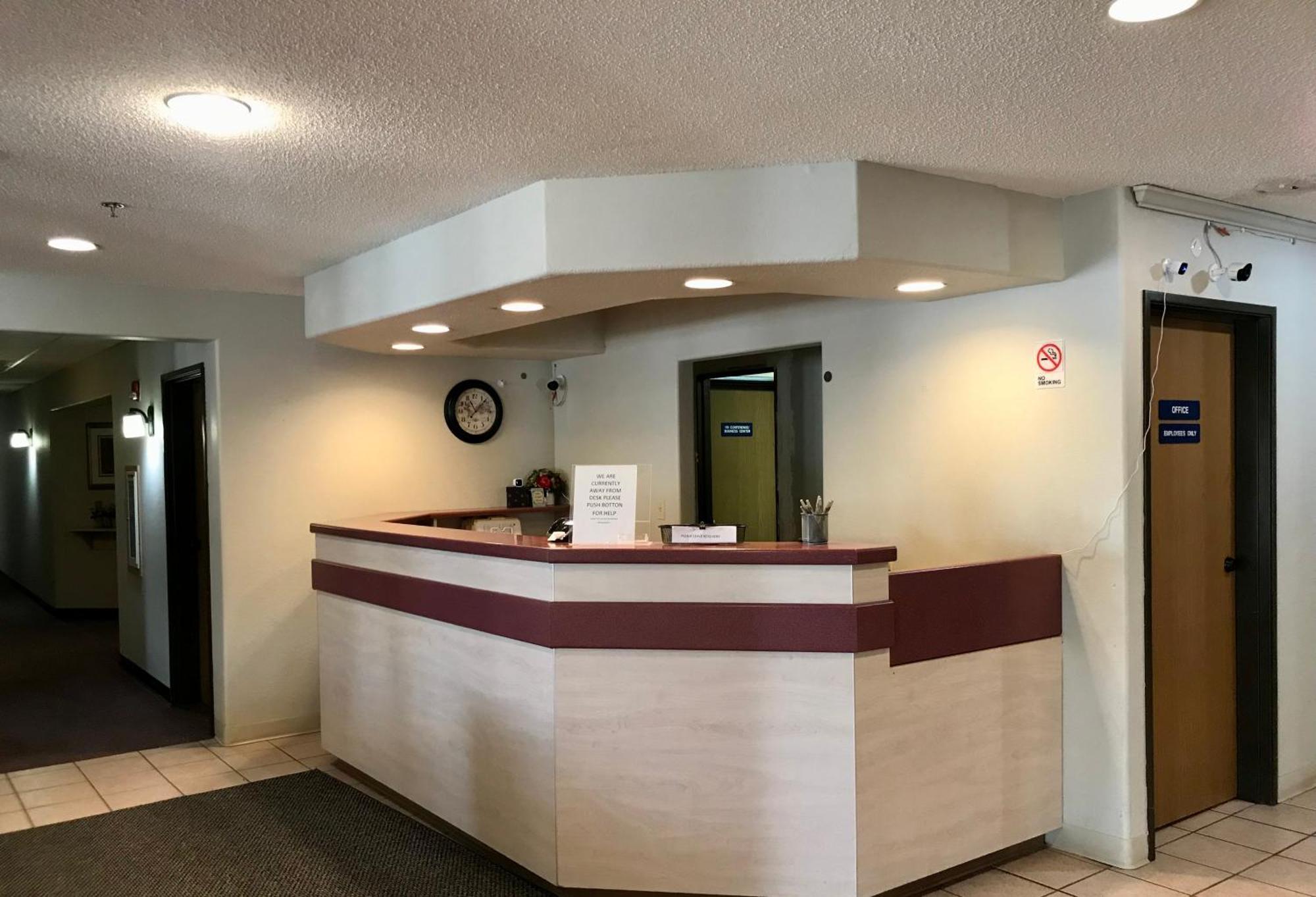 Chadron Inn & Suites Buitenkant foto