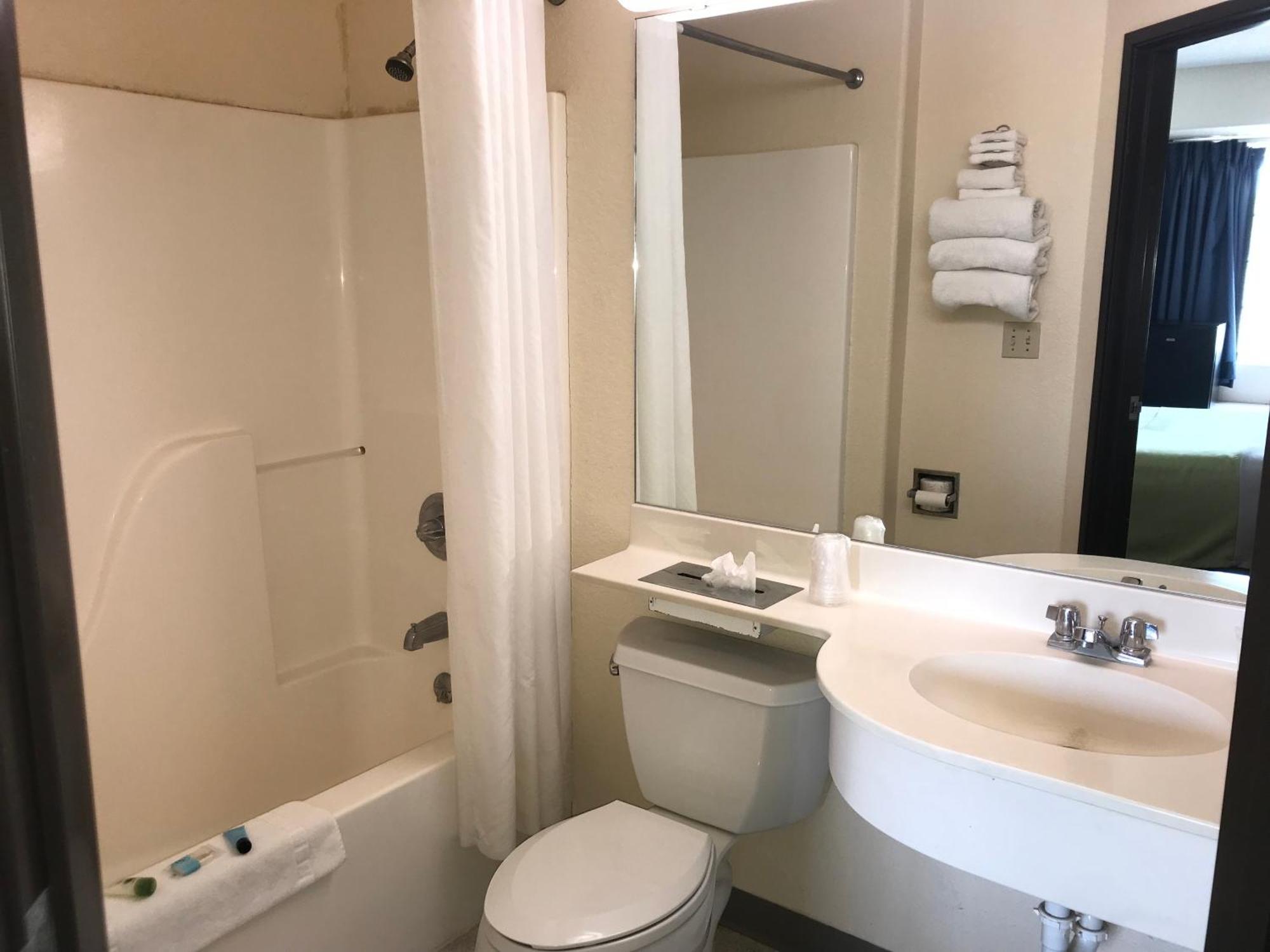 Chadron Inn & Suites Buitenkant foto